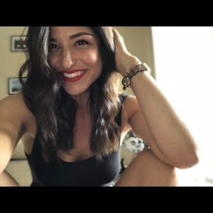 Meet your Posher, Elizabeth